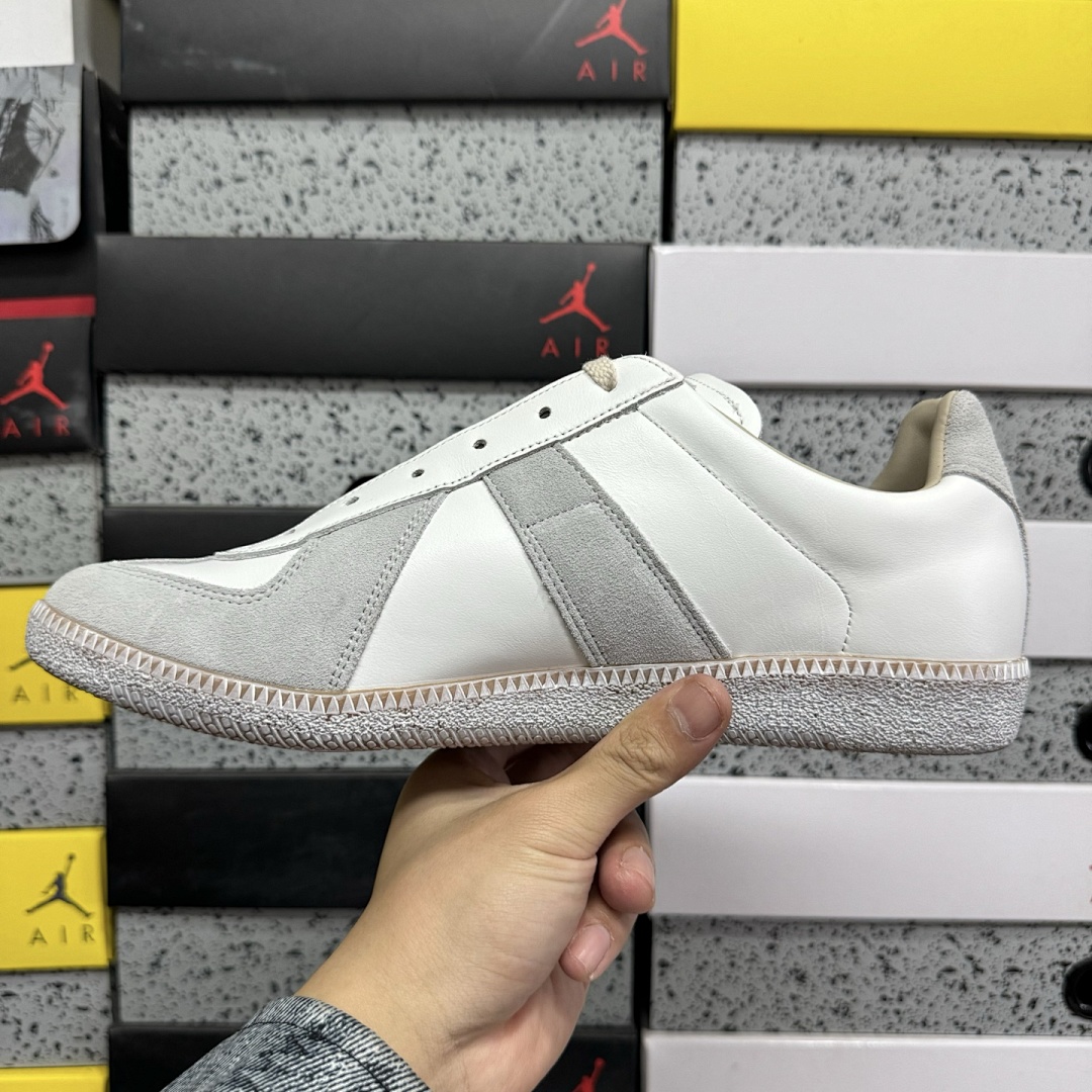 On Running Maison Margiela Replica German Army Trainer Dirty Wash H8339 White Grey (GAT Dark Suede) - Image 2