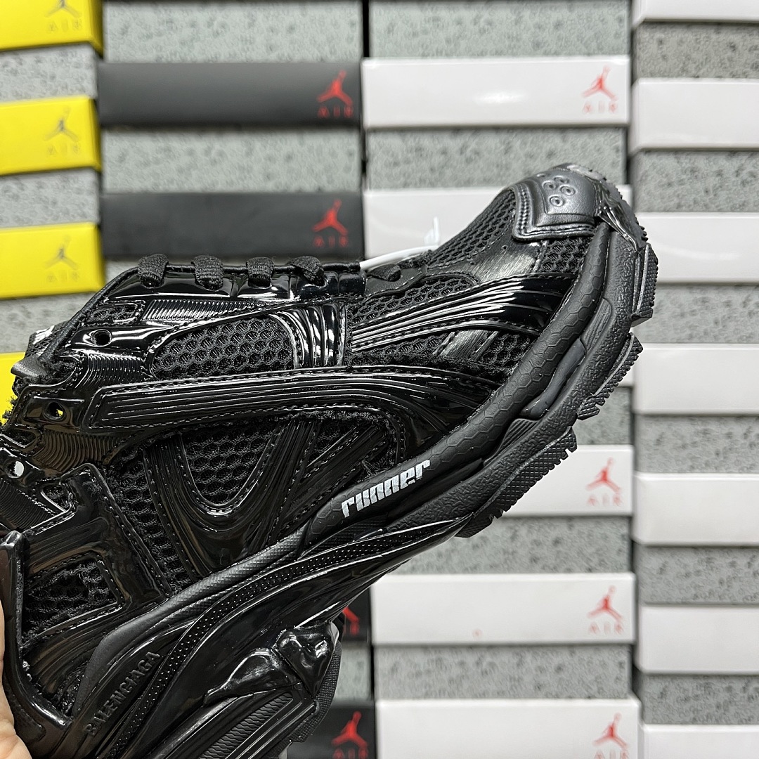 Balenciaga BLCG Runner 7.5 - Image 3