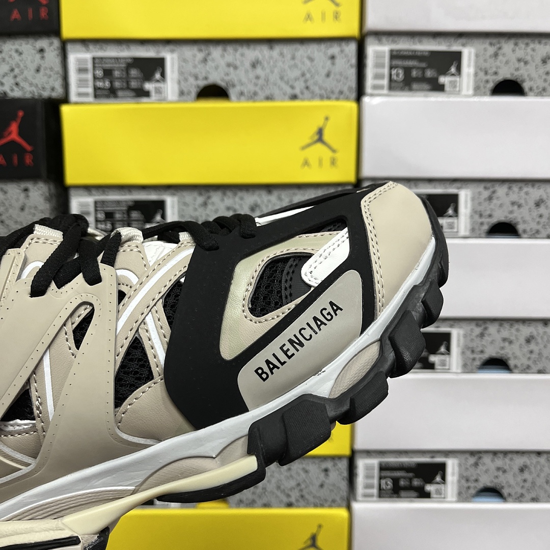 Balenciaga BLCG Track 3.0 - Image 4