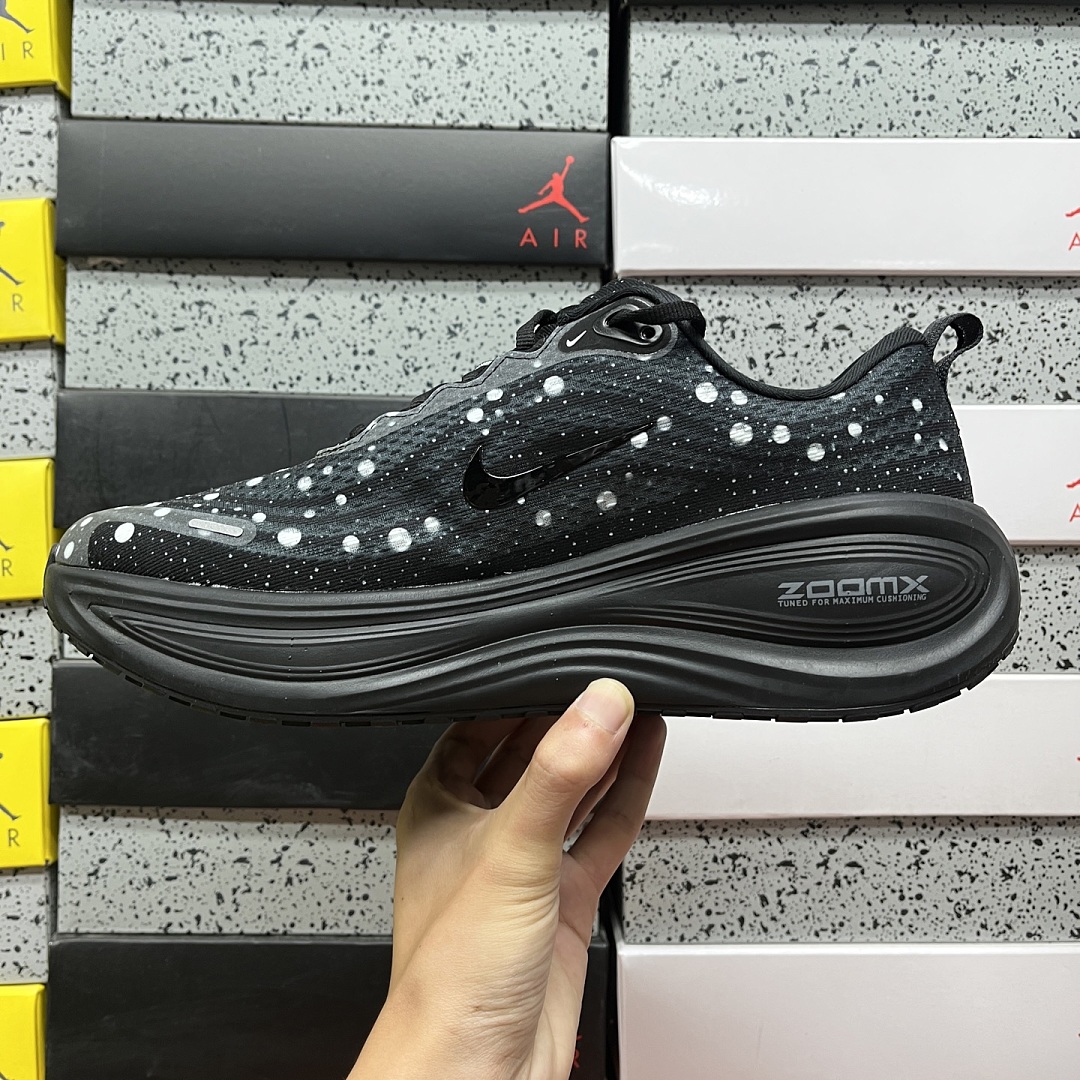 Nike Vomero Plus - Image 7