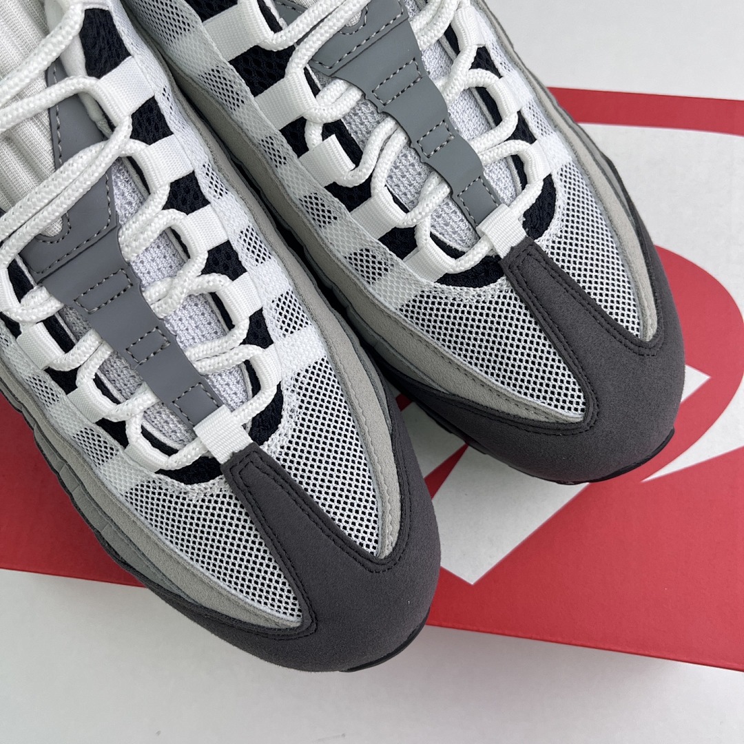 Nike Air Max 95 OG Black Anthracite - Image 5