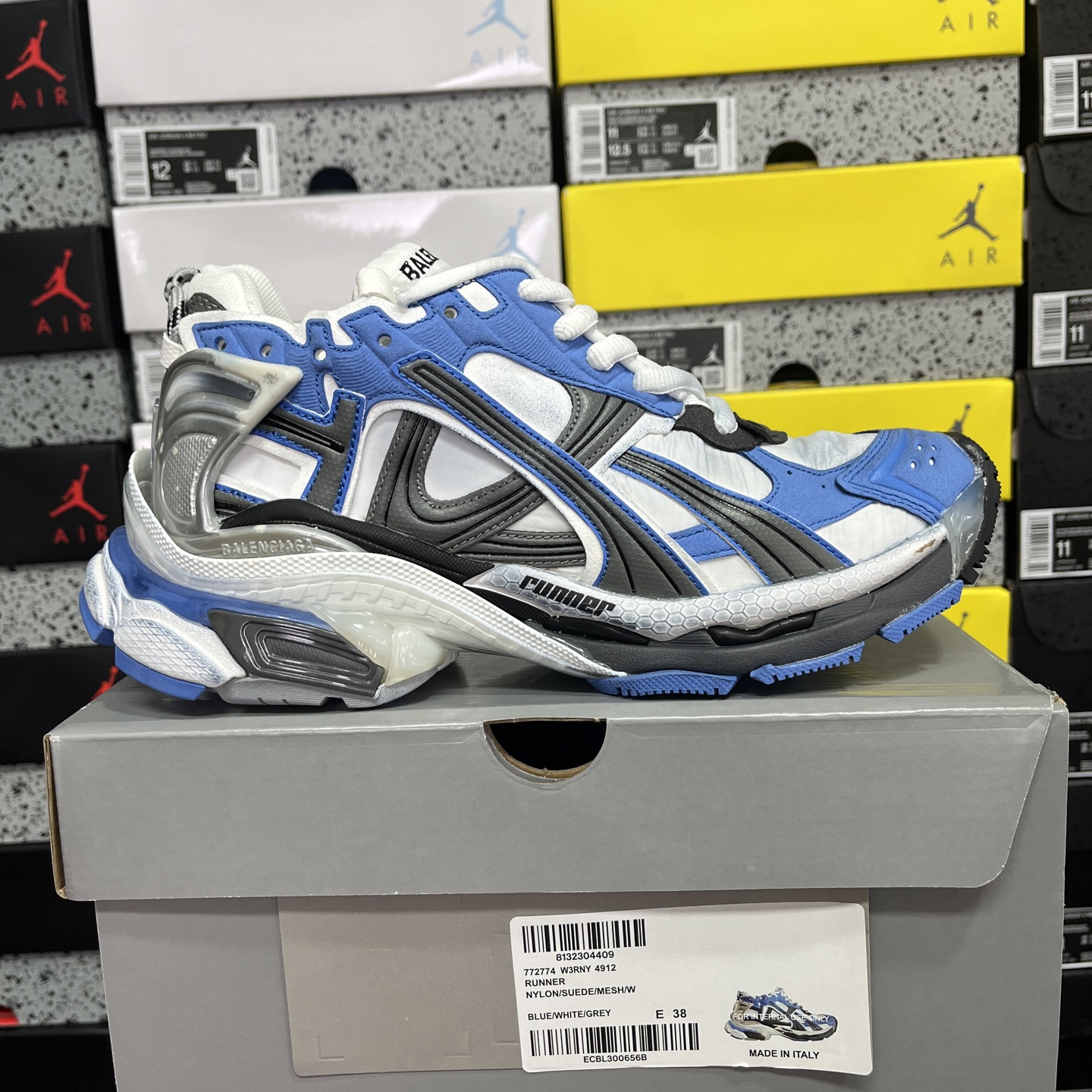 Balenciaga BLCG Runner 7.5 - Image 11