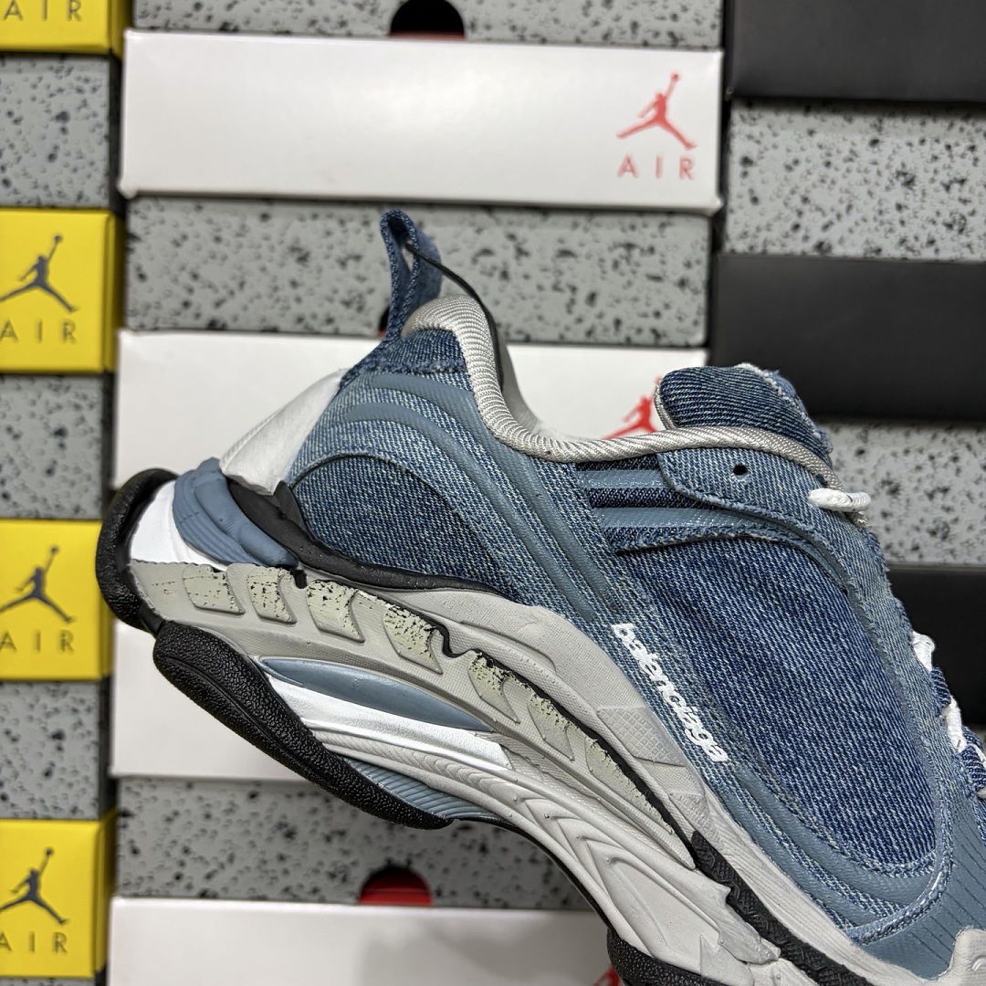 Balenciaga Triple S 2 - Image 11