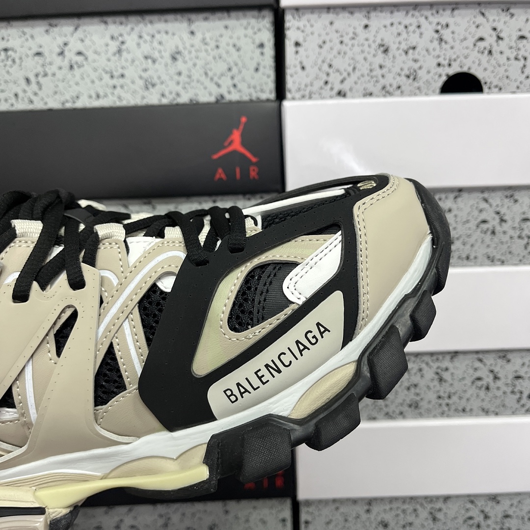 Balenciaga Track - Image 4