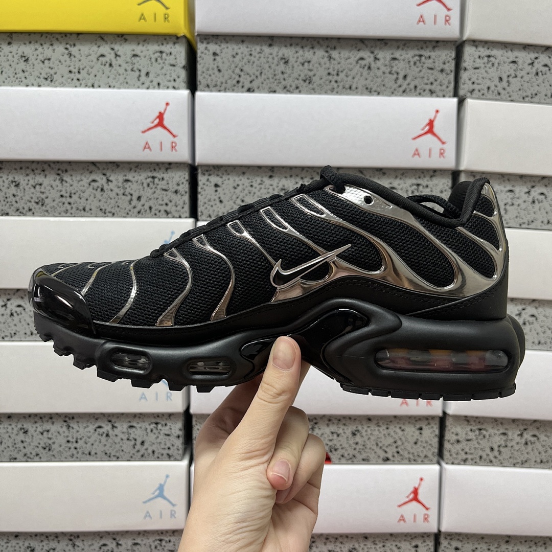Nike Air Max Plus SE Black Chrome - Image 2