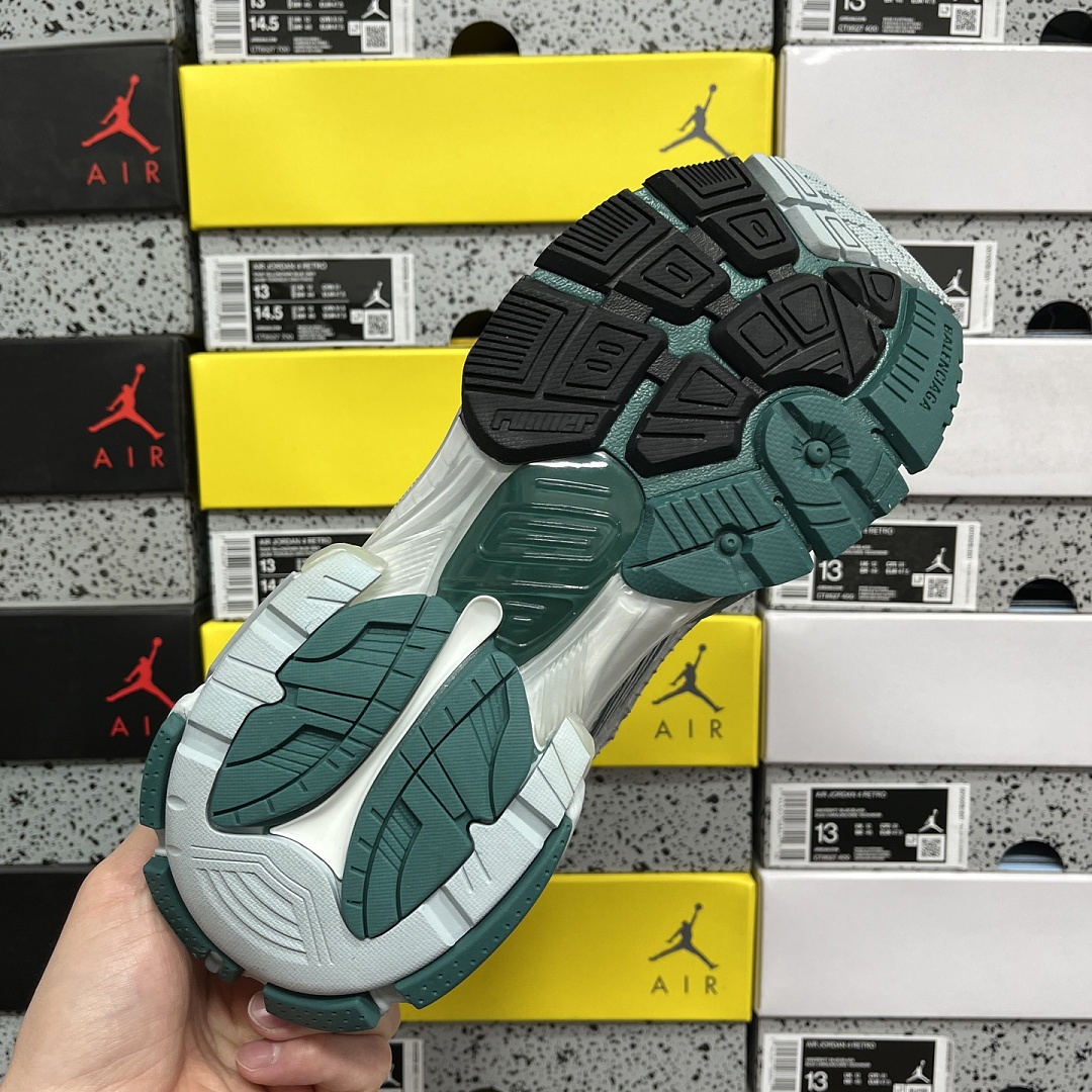 Balenciaga BLCG Runner 7.5 - Image 5