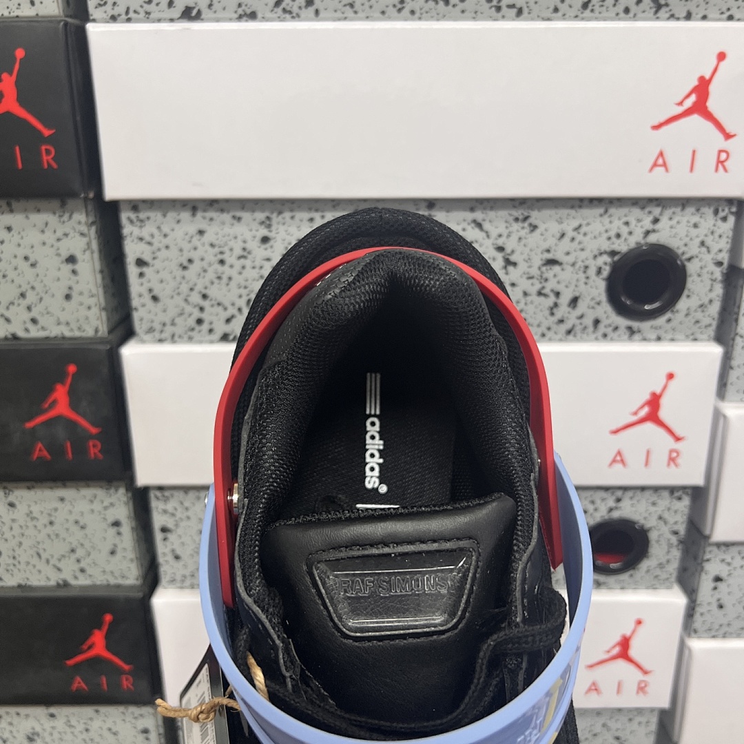On Running Response Trail 2 Raf Simons Core (Black Bright Blue) - Image 5