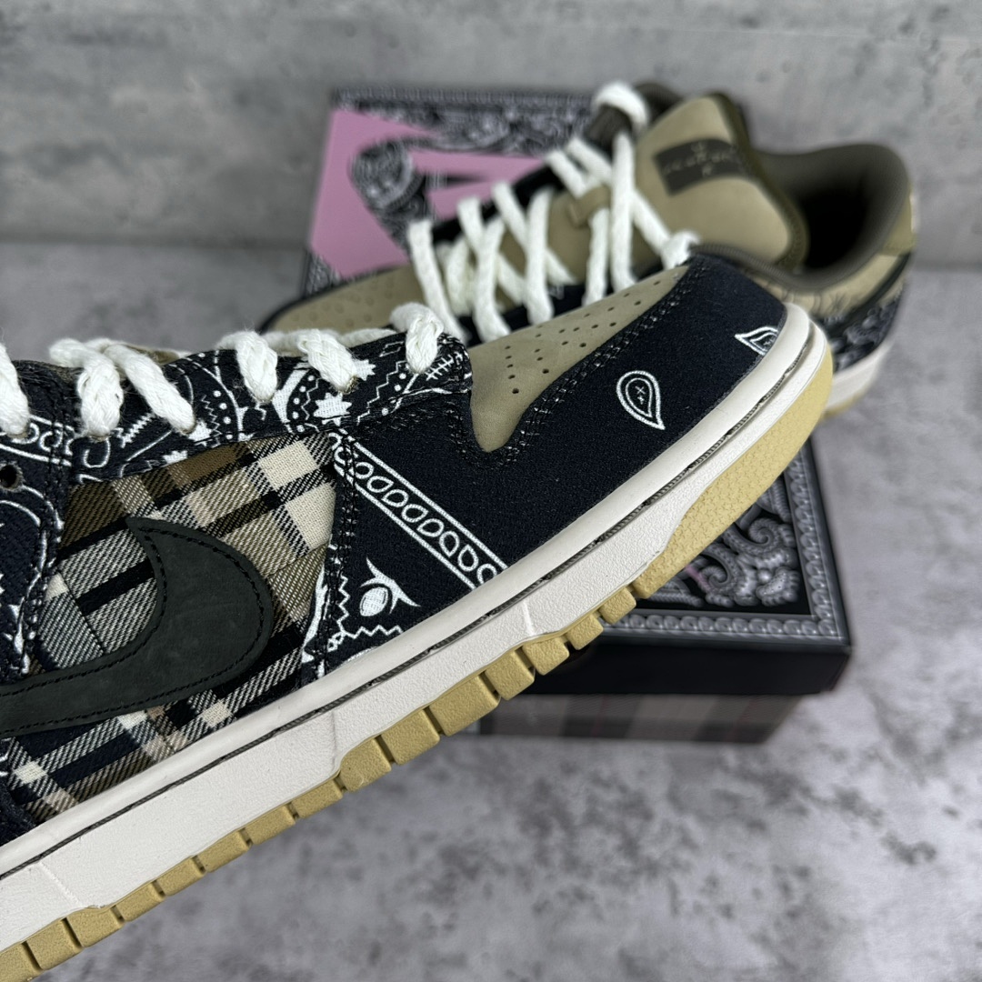Chanel Nike SB Dunk Low Travis Scott (Regular Box) - Image 8