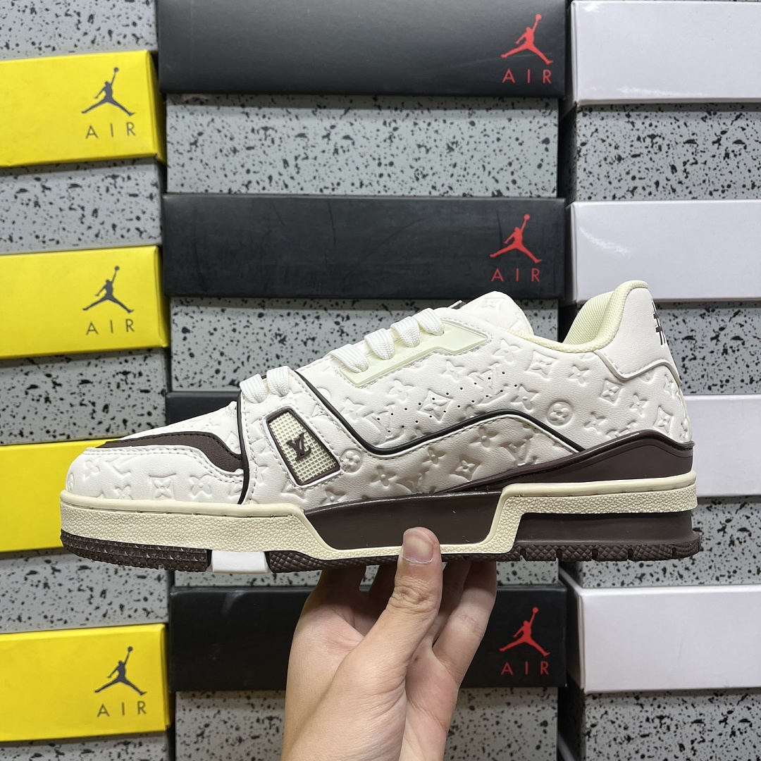 Louis Vuitton Trainer V2-16 - Image 5