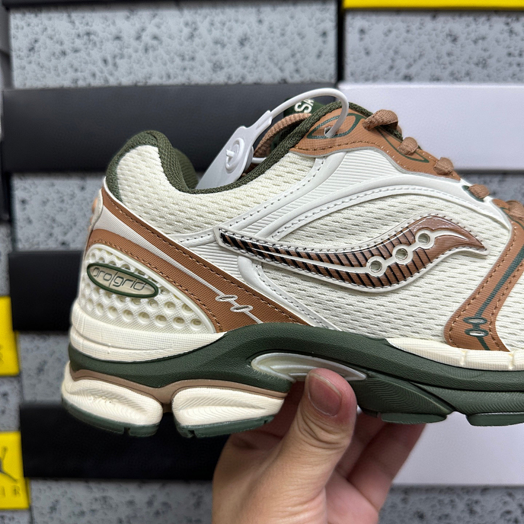 Sony ProGrid Triumph 4 Saucony & Friends Seanella Abraham - Image 6