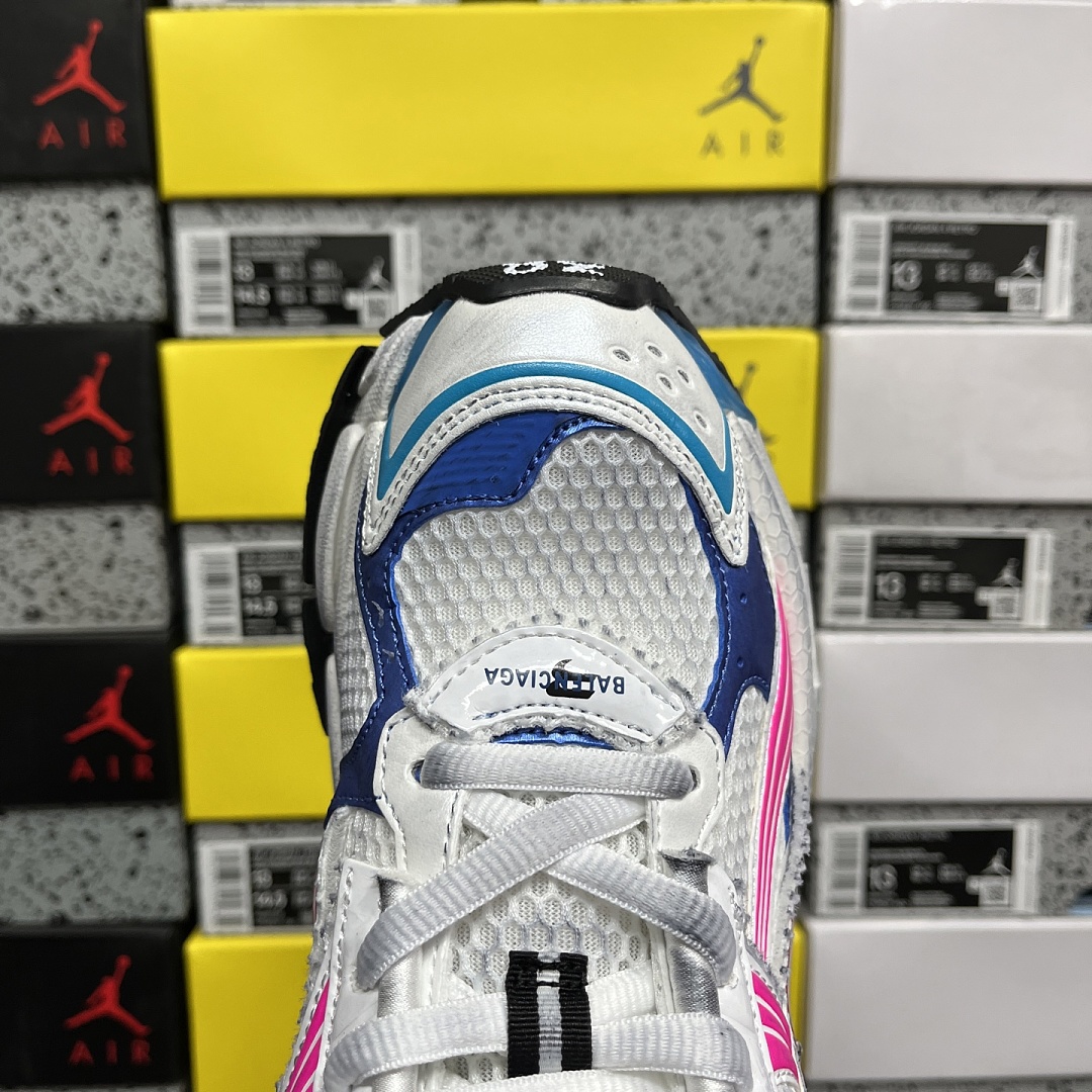 Balenciaga BLCG Runner 7.5 - Image 10