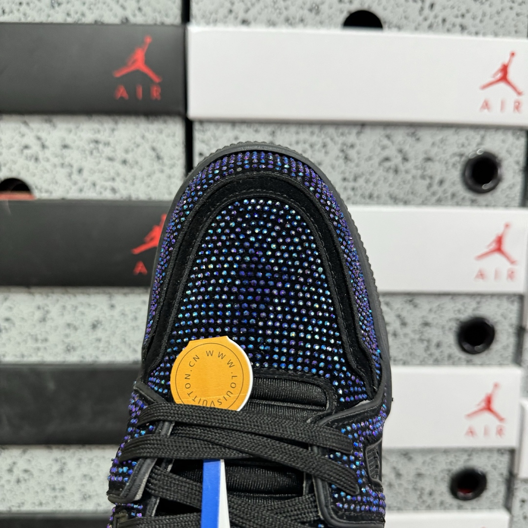 Louis Vuitton Trainer Rhinestone - Image 2