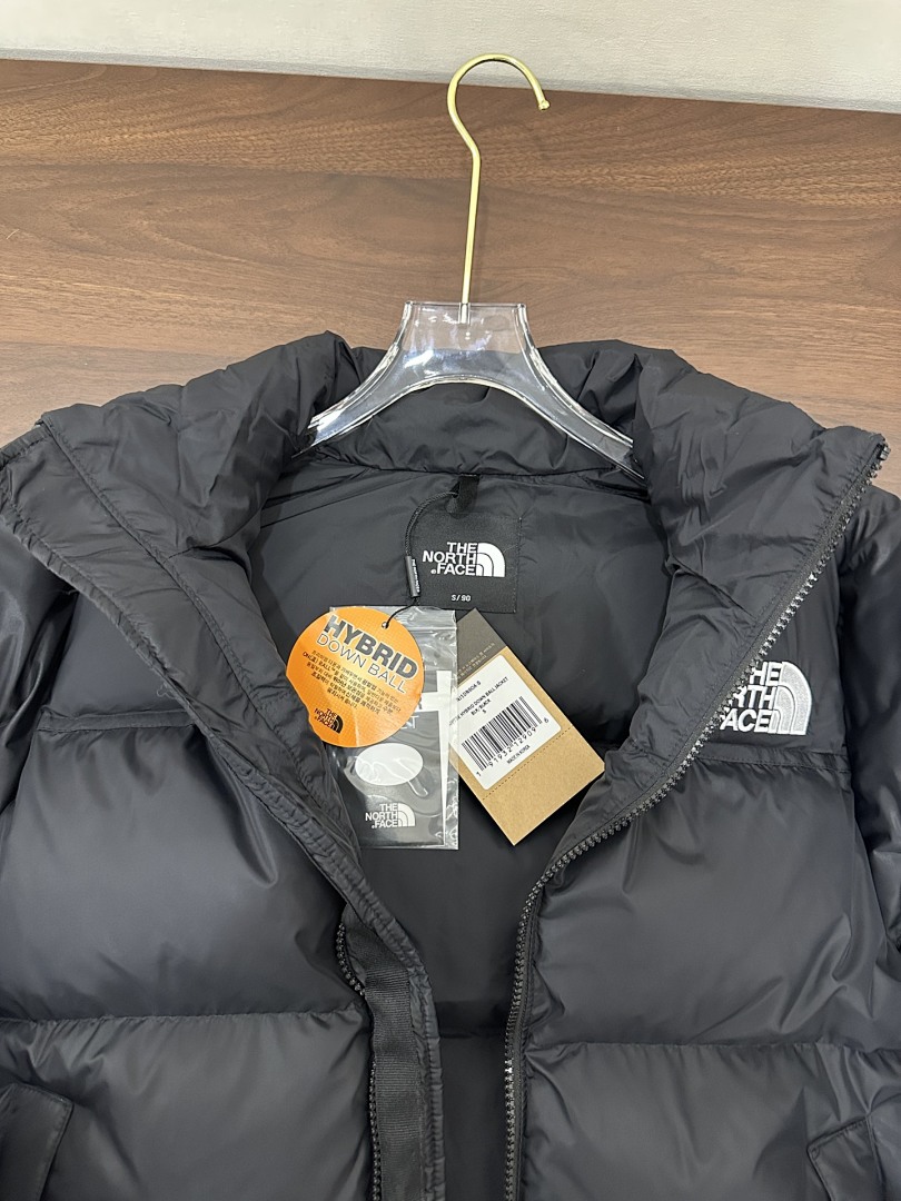 Chanel The North Face 1996 Retro Nuptse 700 Fill Packable Jacket - Image 15