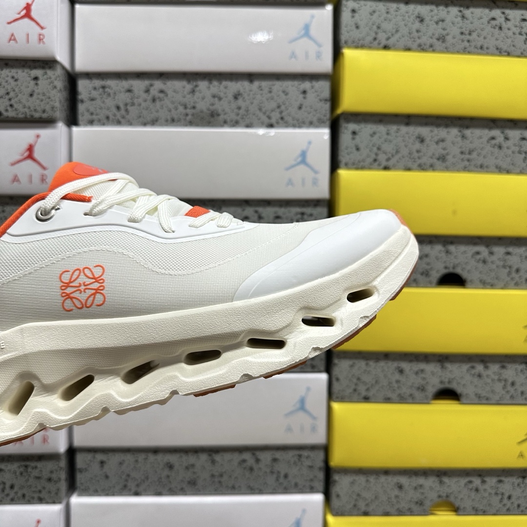 On Running Running Cloudtilt 2 LOEWE White Orange 3ME10691562 - Image 4