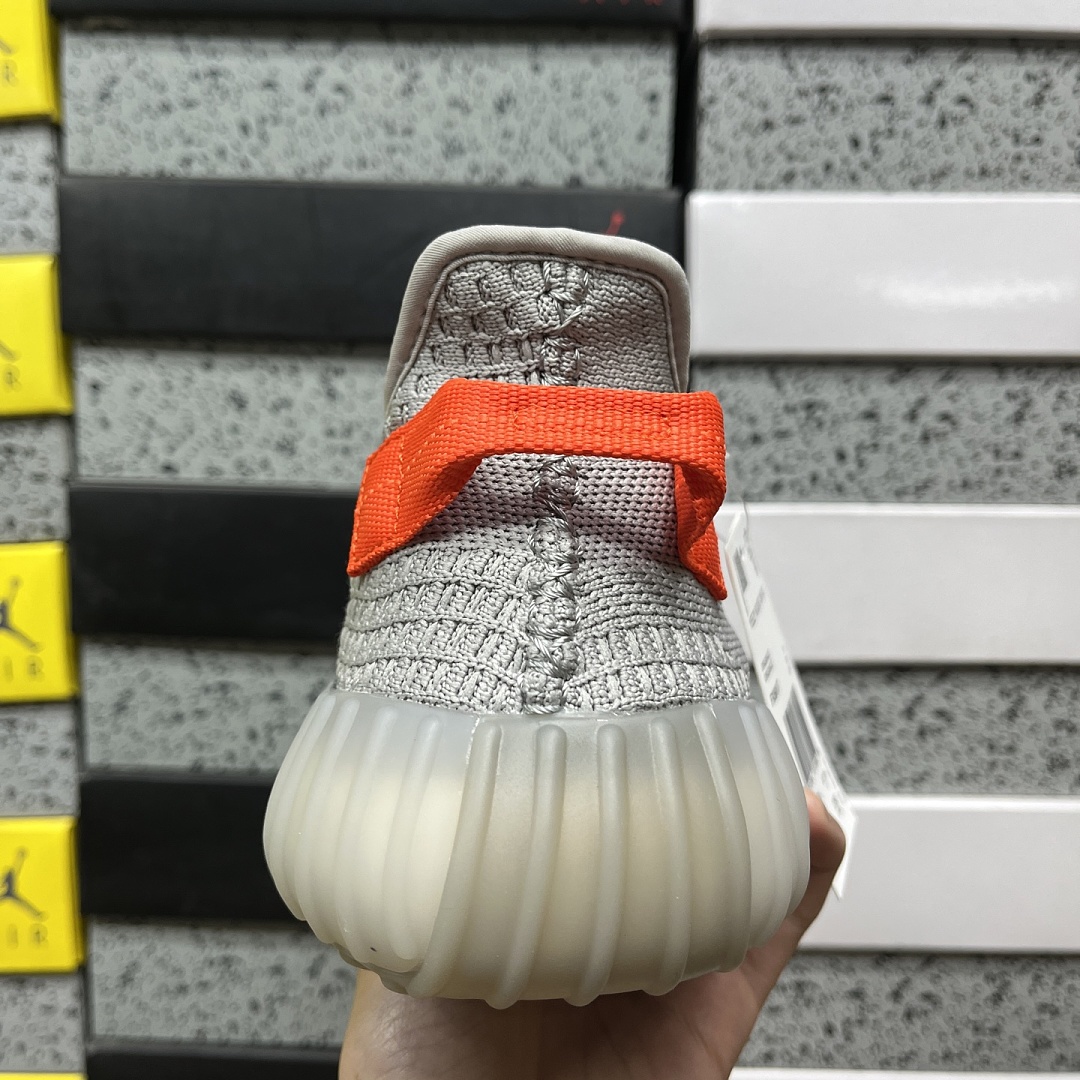 Adidas Yeezy Boost 350 V2 Tail Light - Image 4