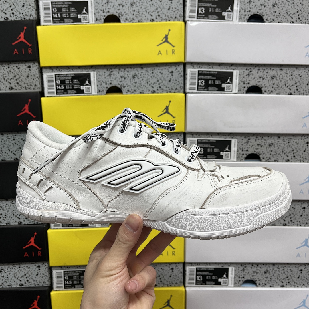 Balenciaga Hamptons Sneakers - Image 6
