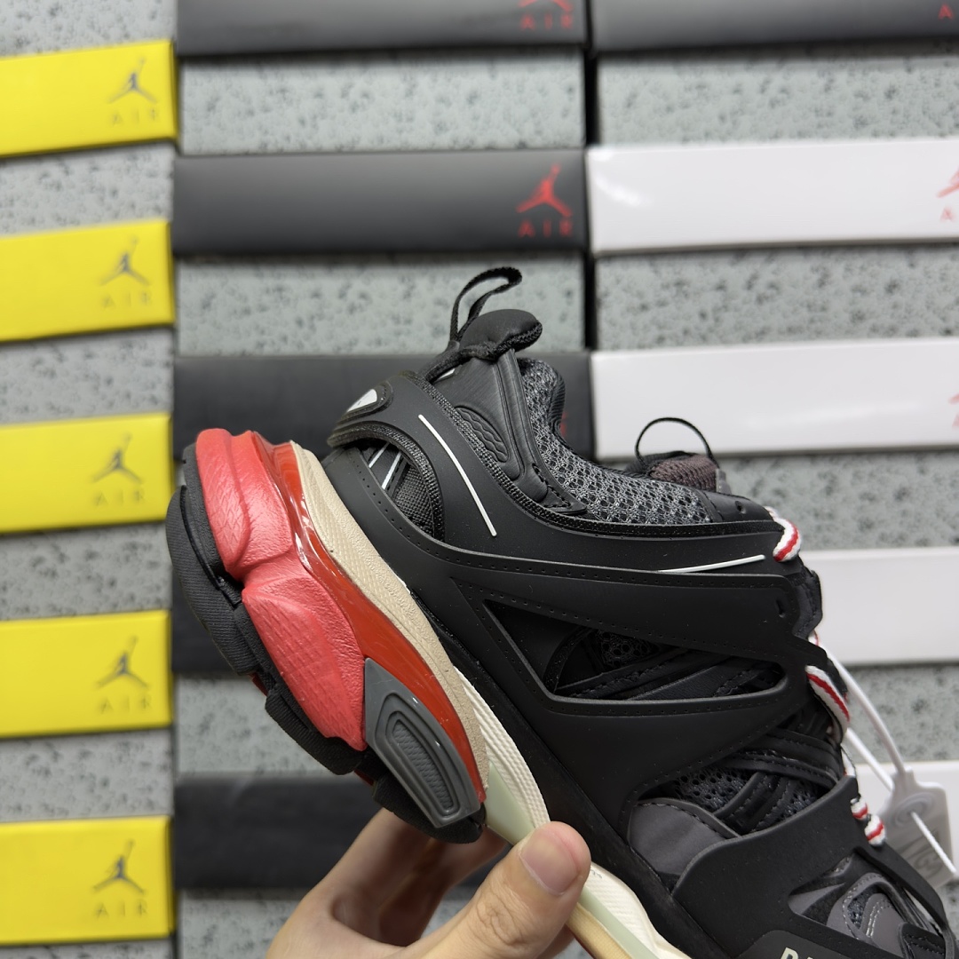 Balenciaga BLCG Track 4162 (Black Red) - Image 2