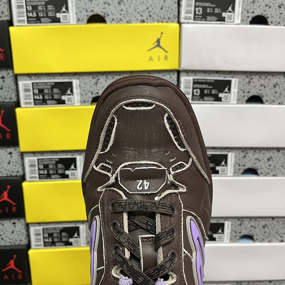 Balenciaga Hamptons Sneakers - Image 7