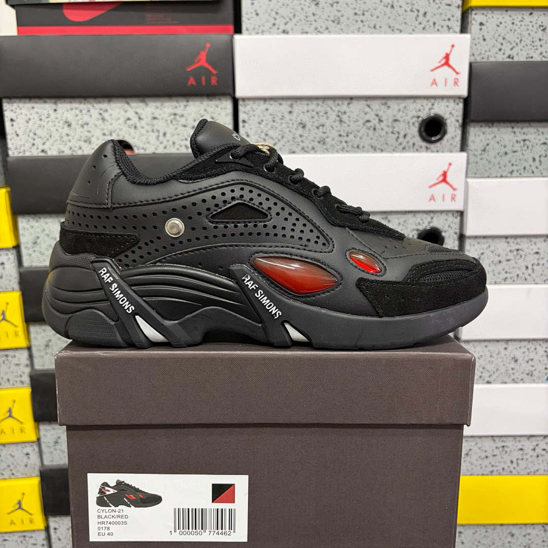 On Running Raf Simons Cylon-21