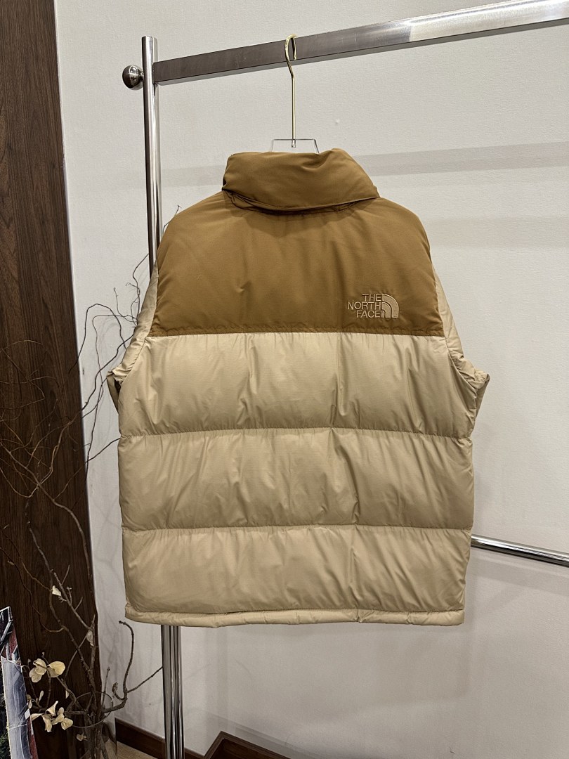 Chanel The North Face 1996 Retro Nuptse 700 Fill Packable Jacket - Image 91