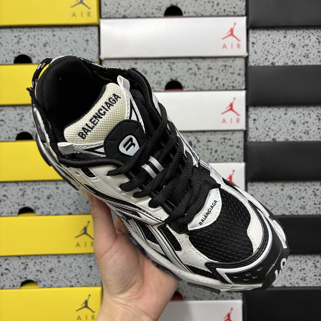 Balenciaga BLCG Runner White Black 7.0 - Image 7
