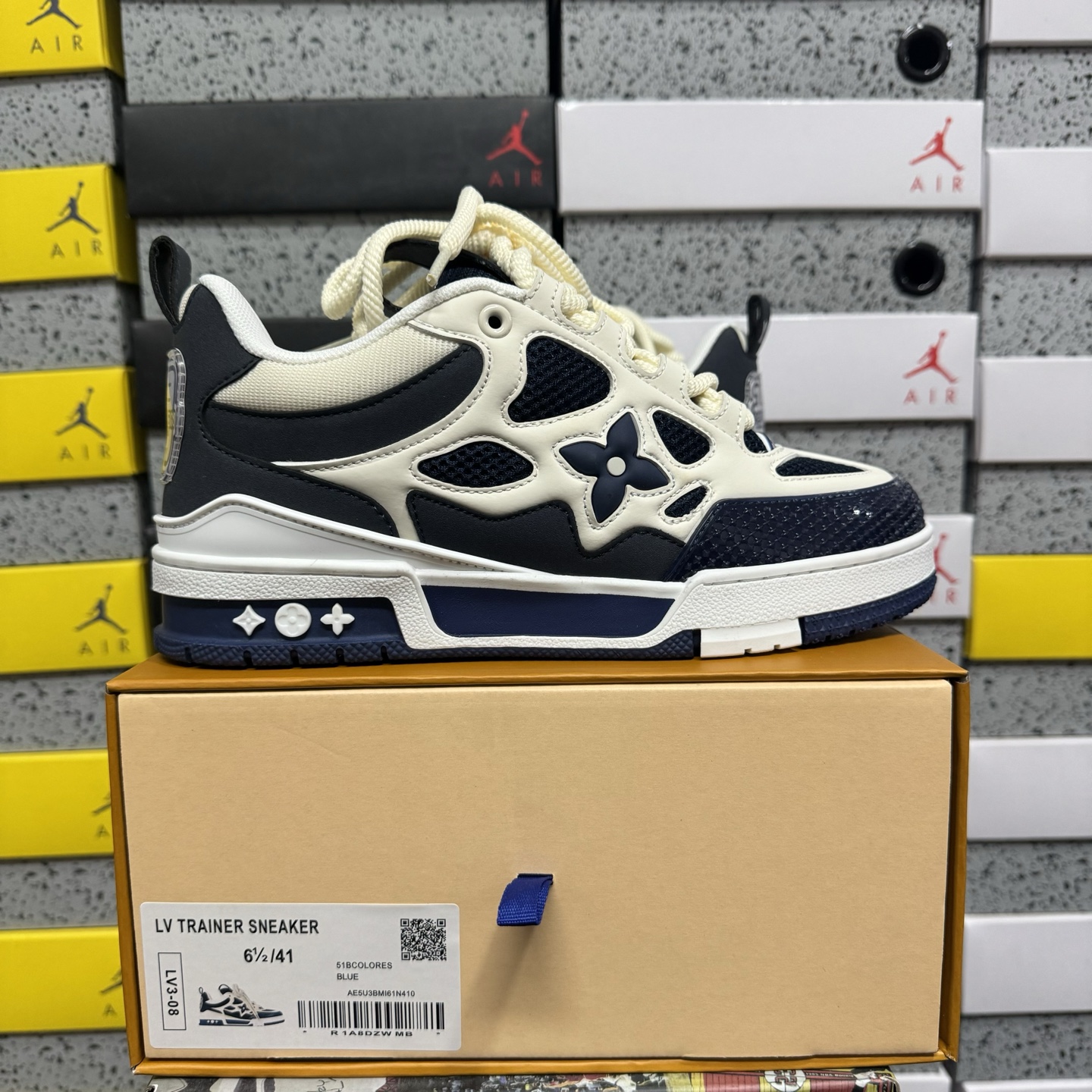 Louis Vuitton Skate Sneaker V3-8 - Image 10