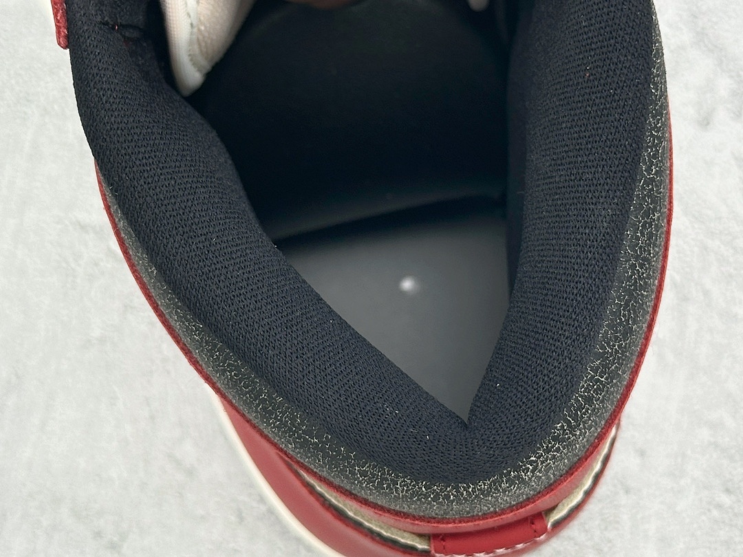 Chanel Jordan Air 1 Chicago - Image 2