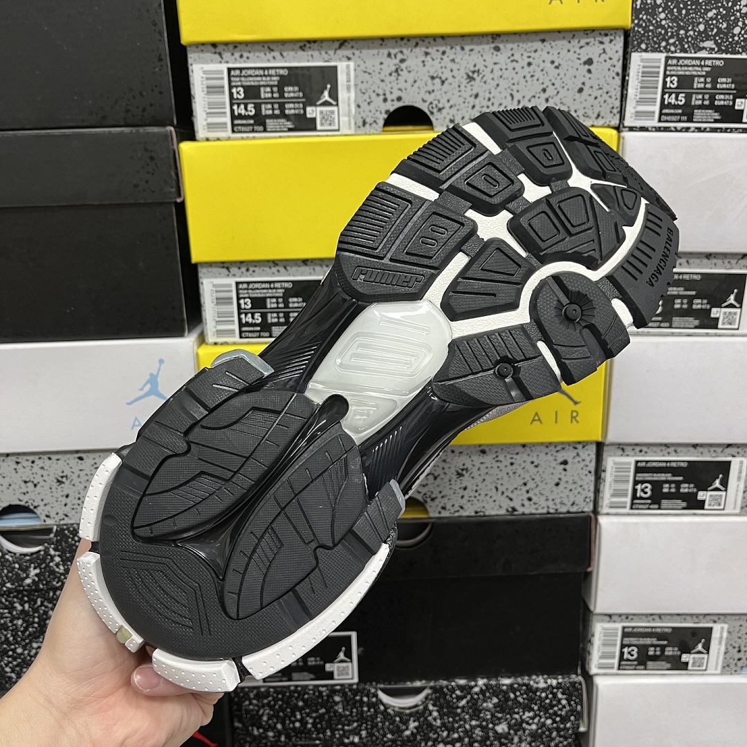 Balenciaga BLCG Runner 7.5 - Image 3