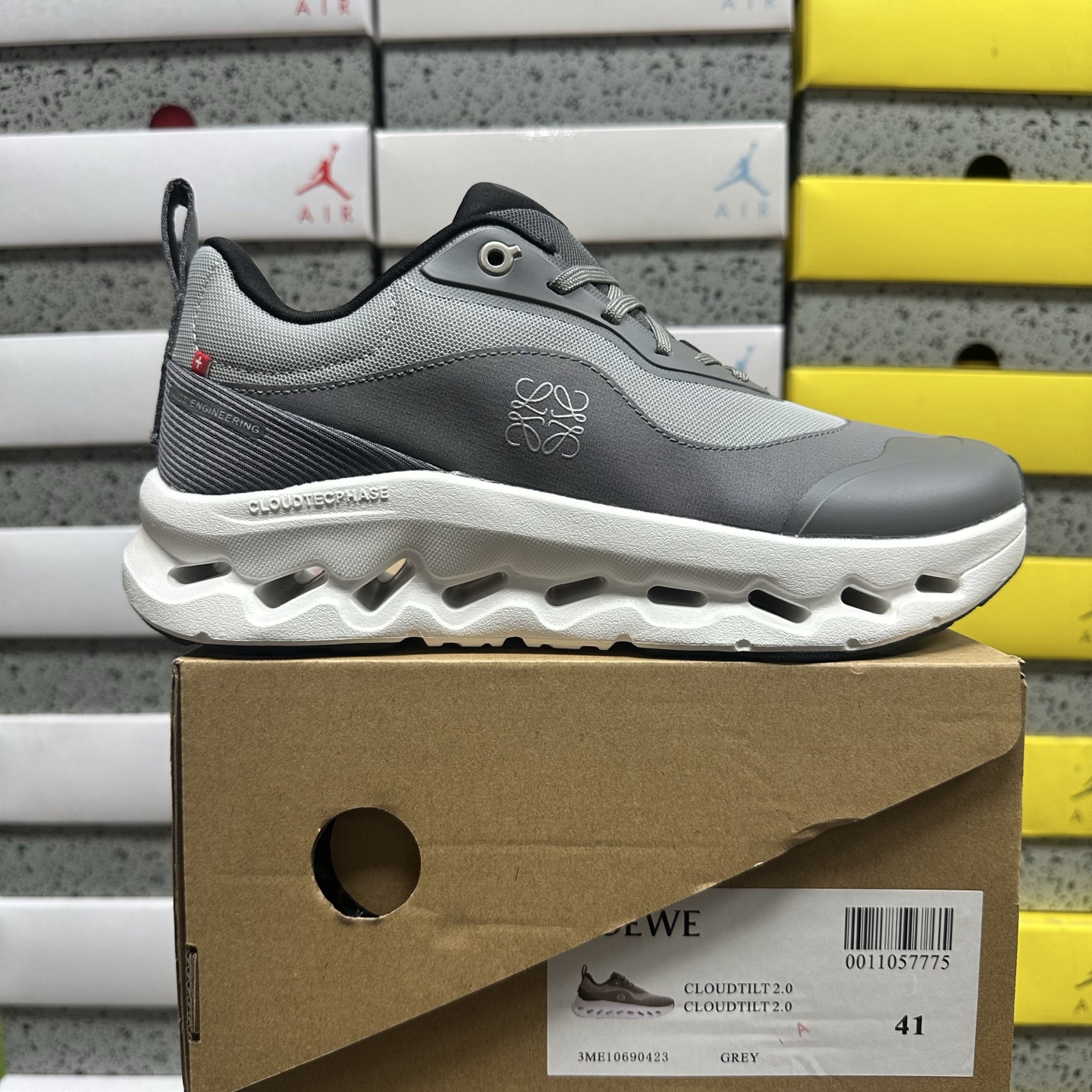 On Running Cloudtilt 2 LOEWE (Grey) - Image 11