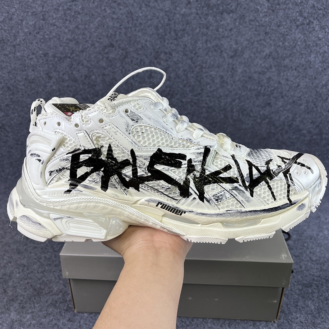 Balenciaga Runner - Image 112