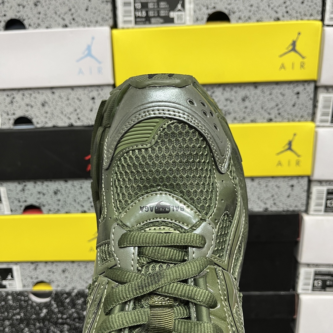 Balenciaga BLCG Runner 7.0 - Image 6