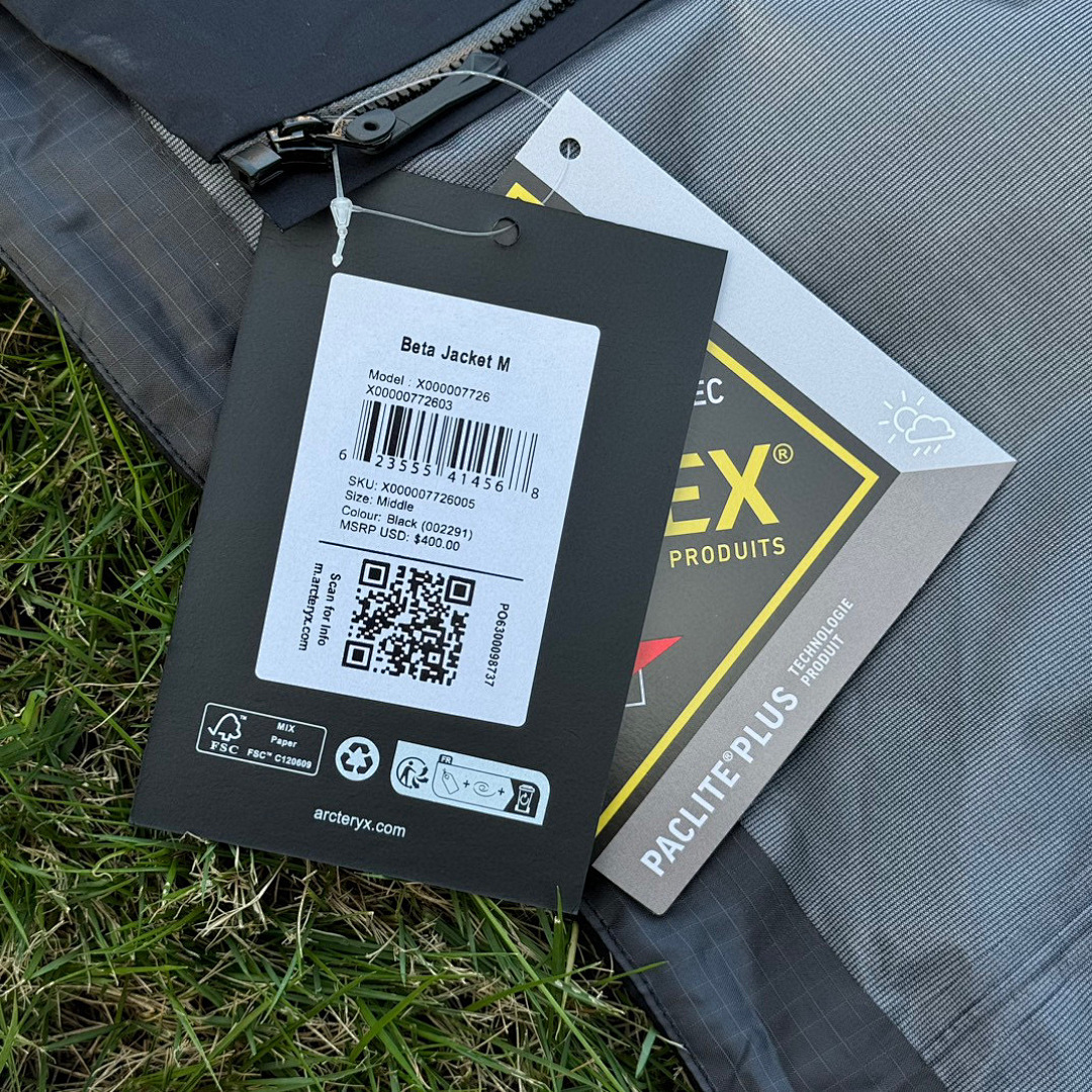 Arc'teryx Beta Jacket (Black) - Image 7