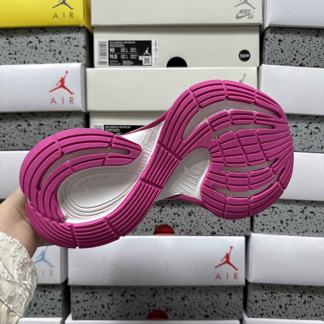 Balenciaga Circuit - Image 10