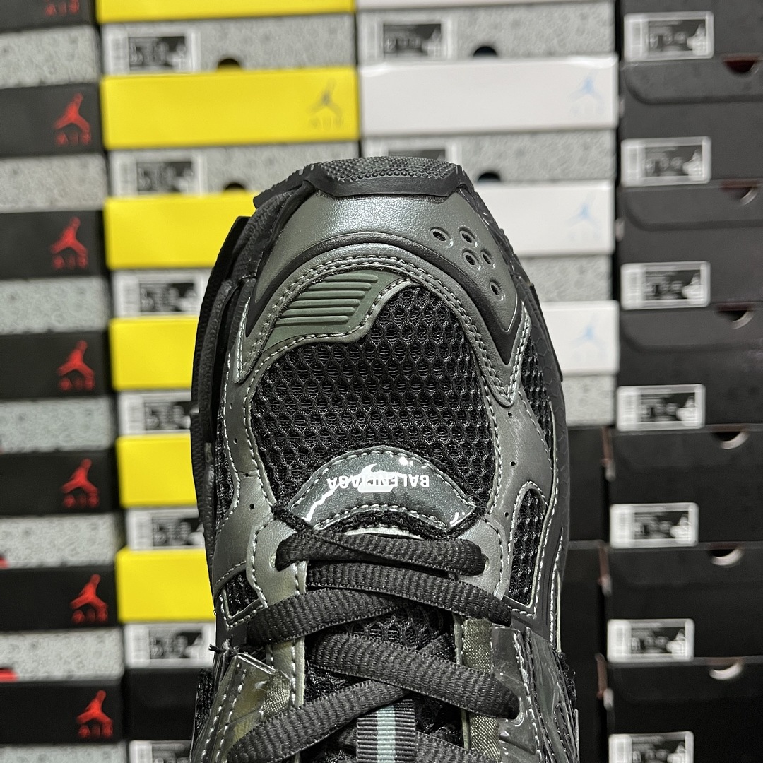 Balenciaga BLCG Runner 7.0 - Image 2
