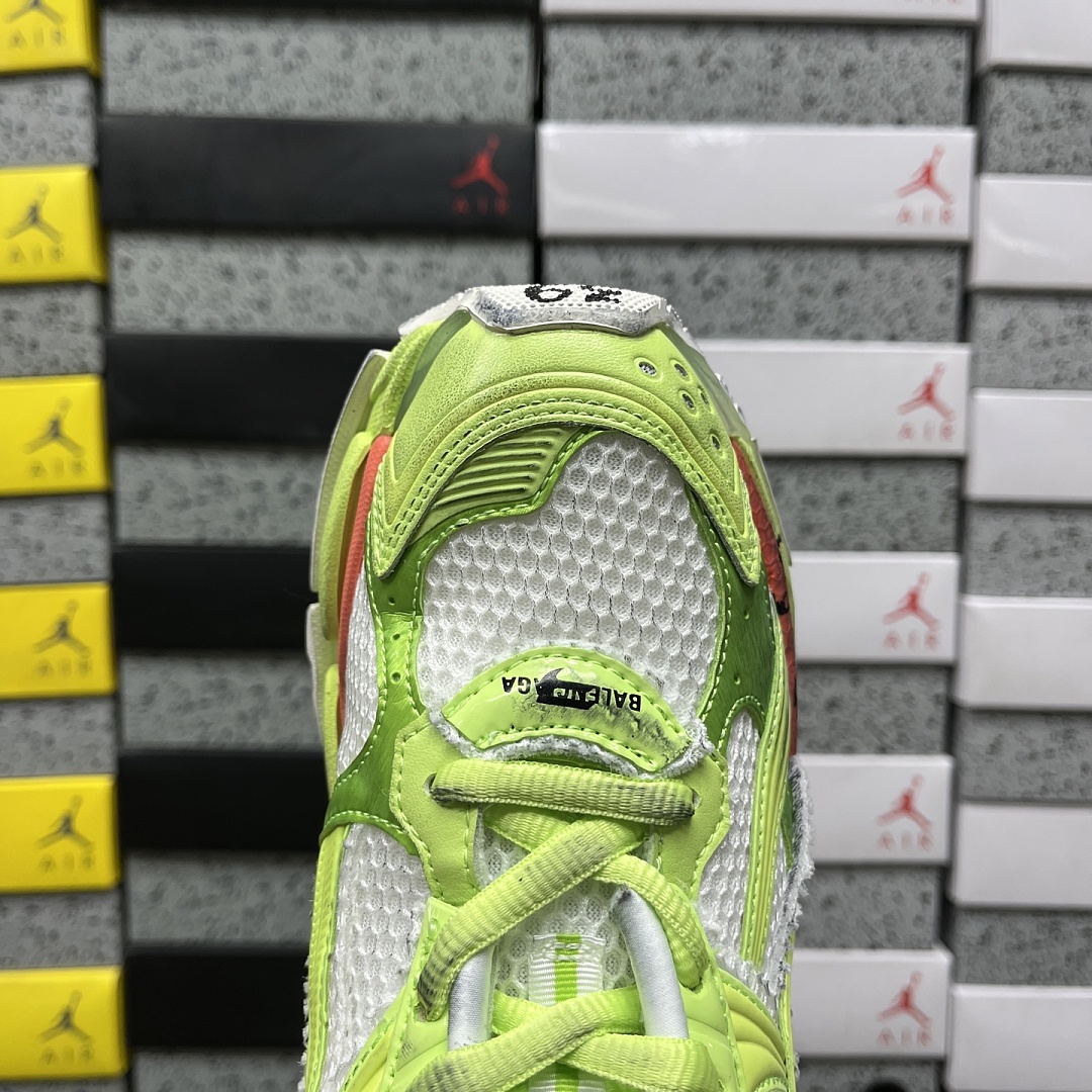 Balenciaga BLCG Runner - Image 22