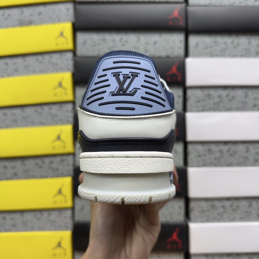 Louis Vuitton Trainer - Image 8