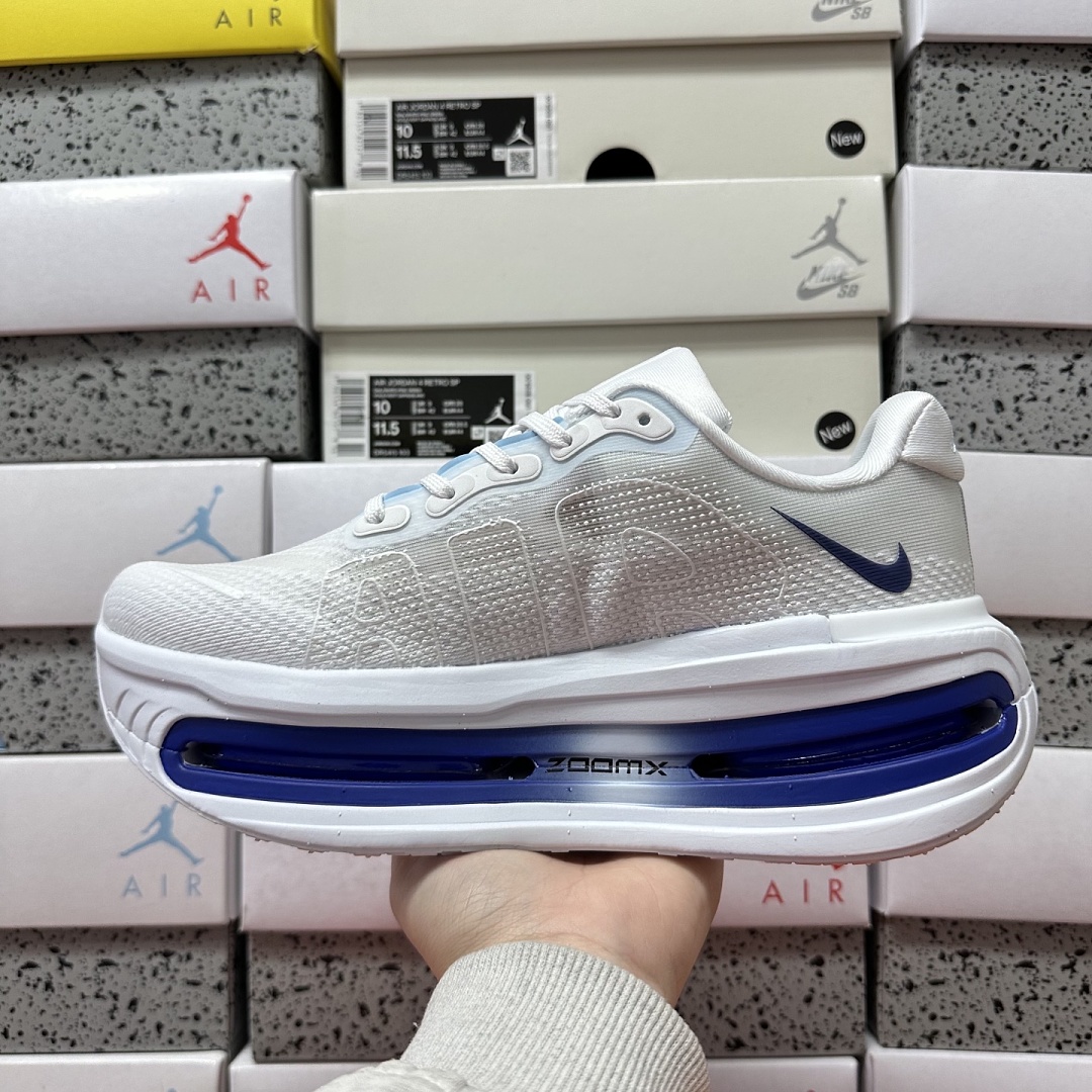 Nike Vomero Premium HQ2050-566 - Image 2