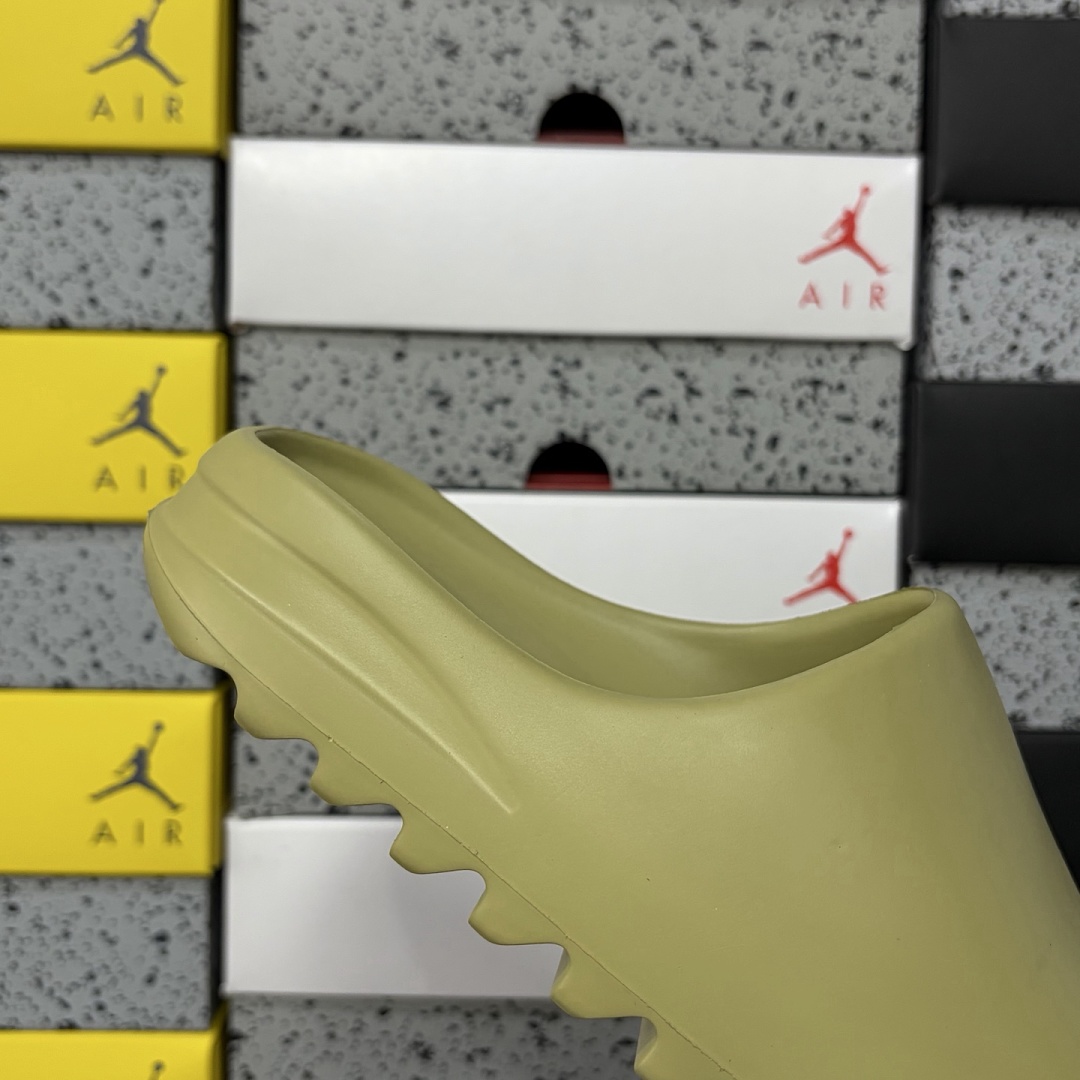 Adidas Yeezy Slide Resin - Image 3