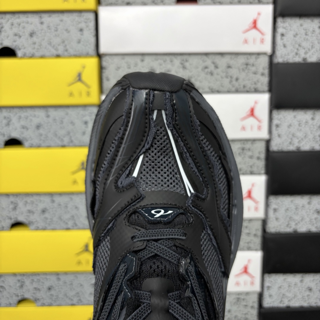 Balenciaga Jet 26 - Image 4
