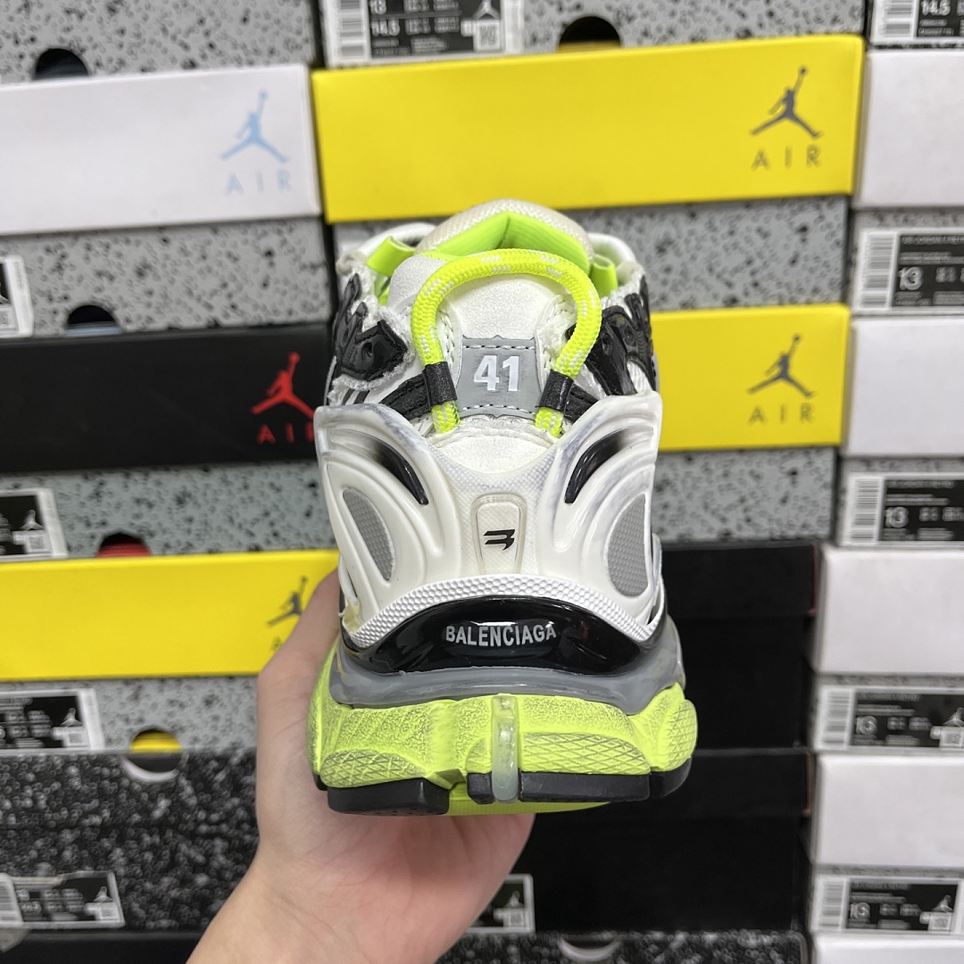 Balenciaga BLCG Runner 7.0 - Image 8