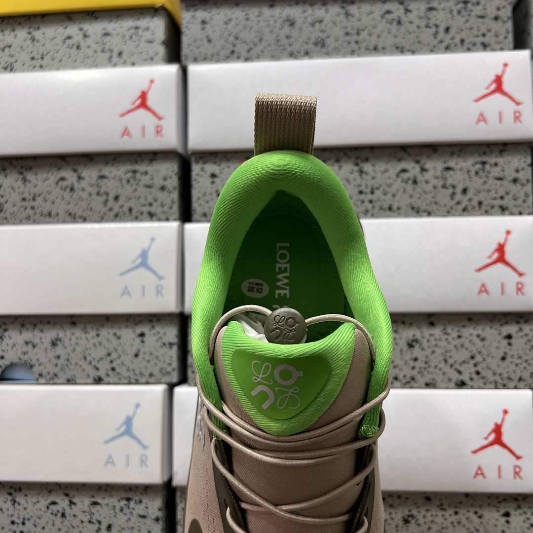 On Running Cloudsolo LOEWE (Khaki Green Sand) - Image 4