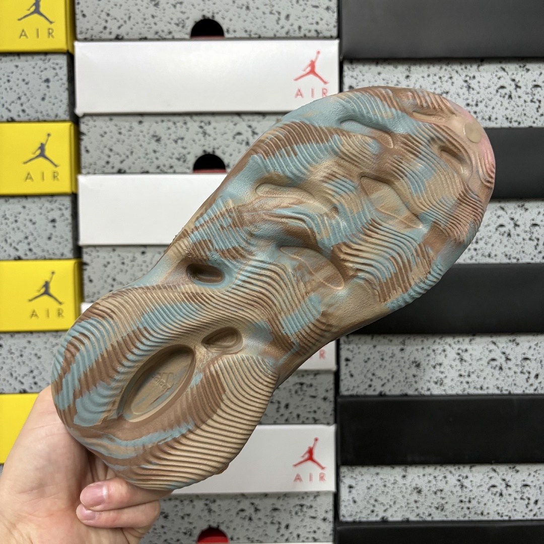 Adidas Yeezy Foam RNNR MX Sand Grey Clogs - Image 8