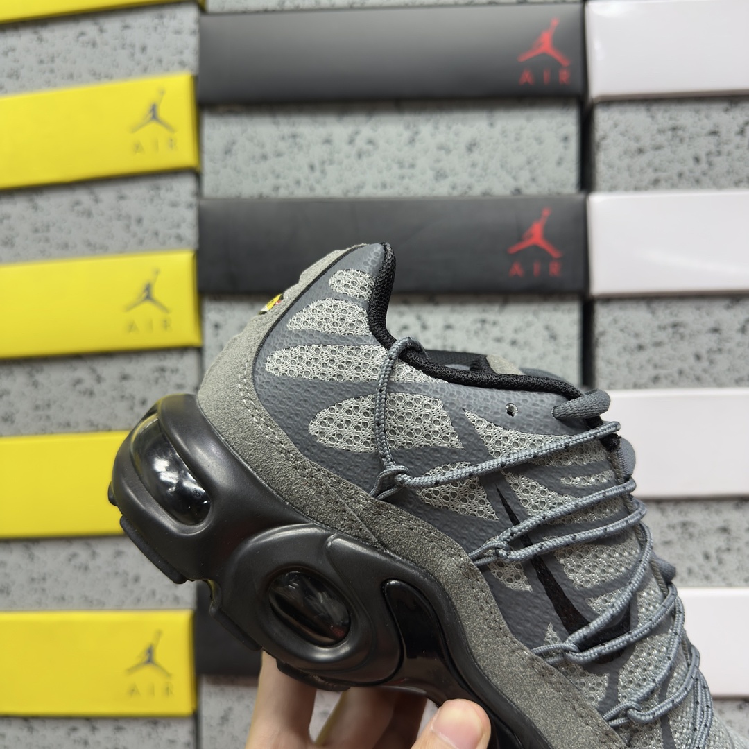 Nike Air Max Plus Toggle Grey Reflective FD0670-002 (Lace Up) - Image 4