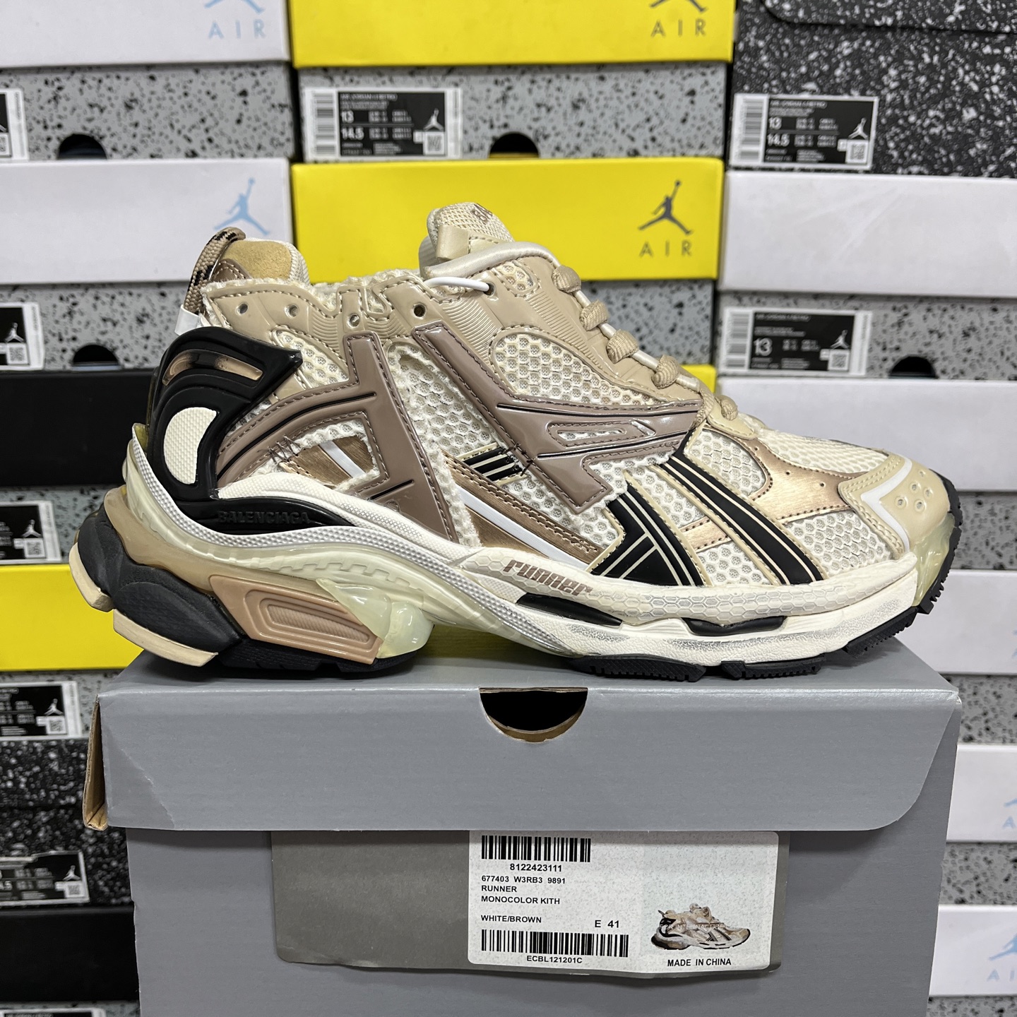 Balenciaga BLCG Runner 7.0 - Image 11