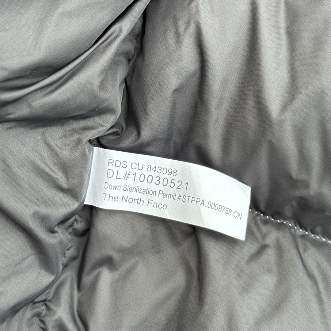 The North Face TNF 1996 Retro Nuptse Vest - Image 81