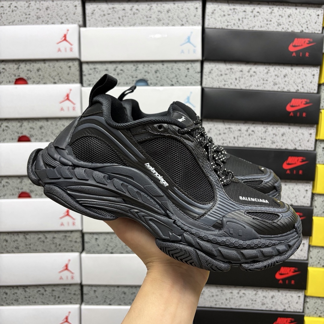 Balenciaga Triple S 2 - Image 9