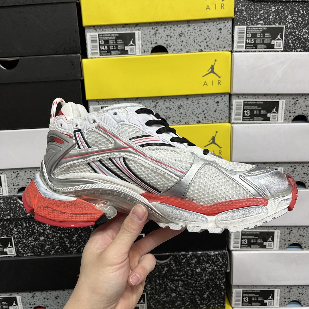 Balenciaga BLCG Runner 7.5 - Image 10