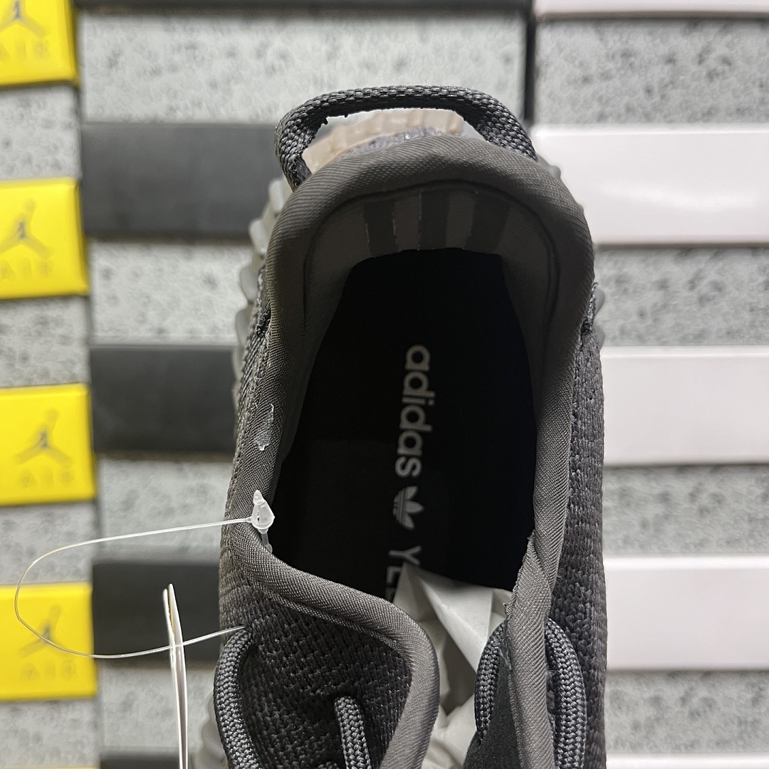 Adidas Yeezy Boost 350 V2 - Image 4