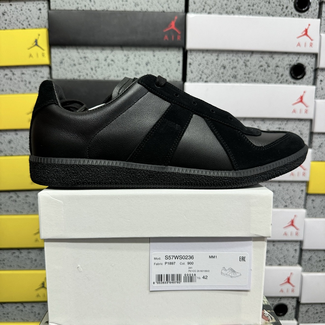 On Running Maison Margiela Replica Black 900