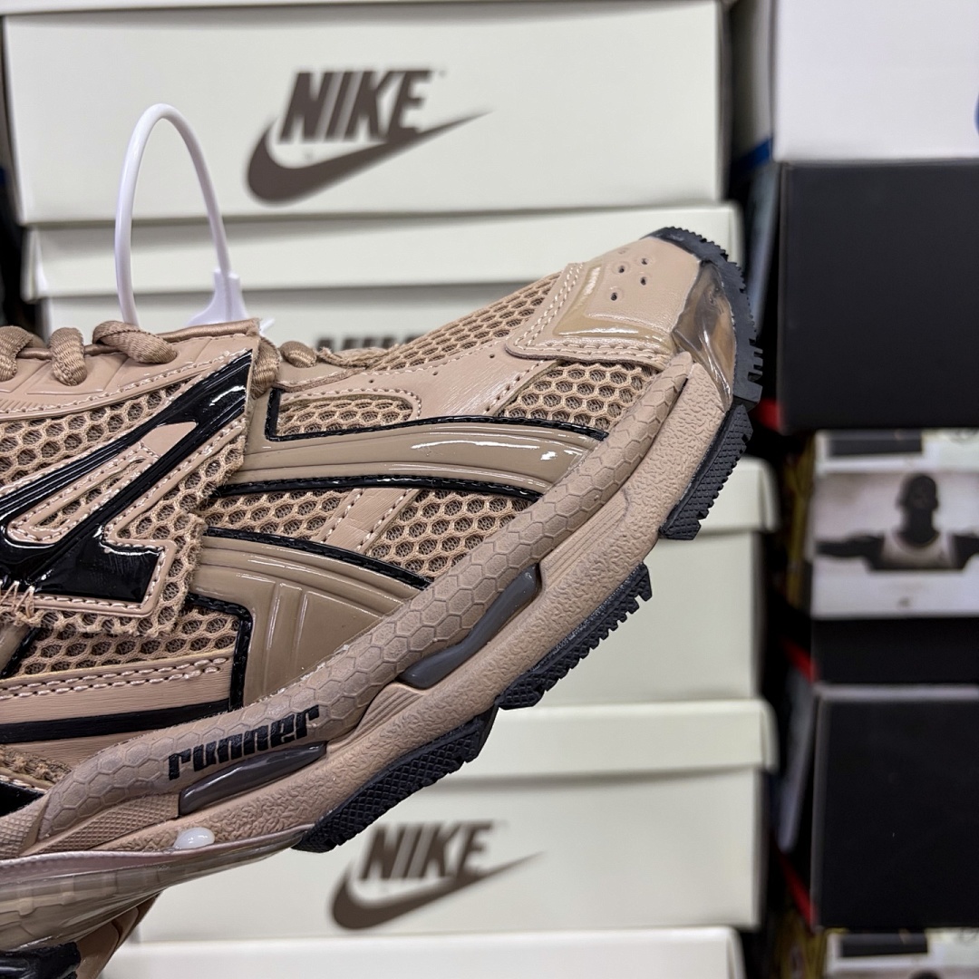 Balenciaga BLCG Runner7.0 - Image 11